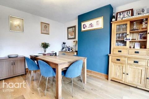 4 bedroom semi-detached house for sale, West Hill Road, Luton