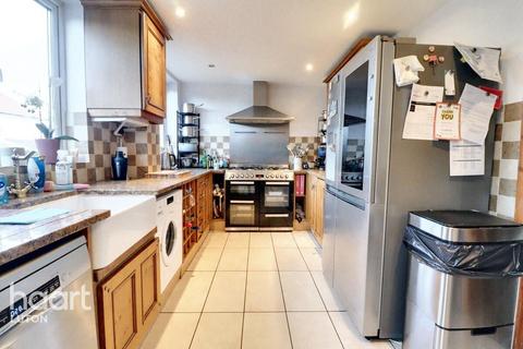 undefined, West Hill Road, Luton