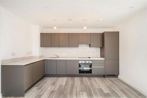 3 bedroom flat to rent, Ilderton Road, LONDON SE15