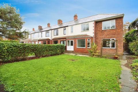 4 bedroom end of terrace house for sale, Hull Road, Keyingham HU12