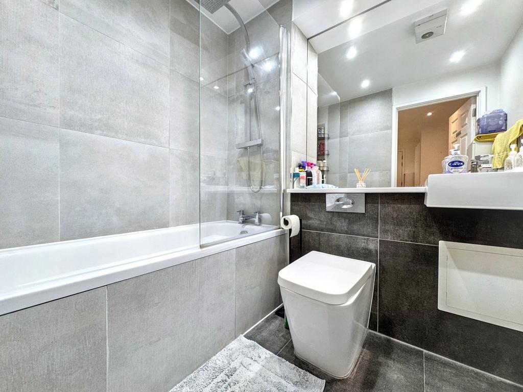 Family bathroom