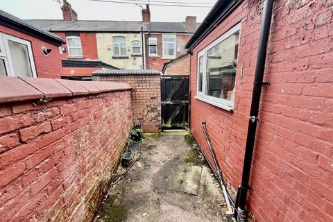 3 bedroom house share for sale, Blandford Road, Manchester