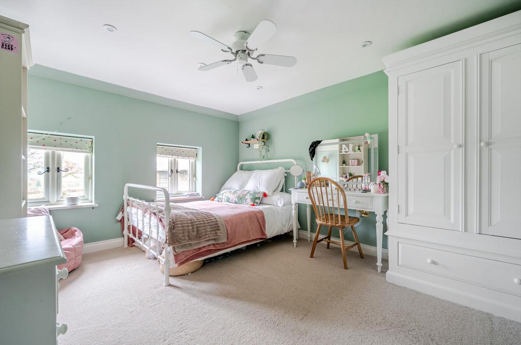 1380317 19 691204...