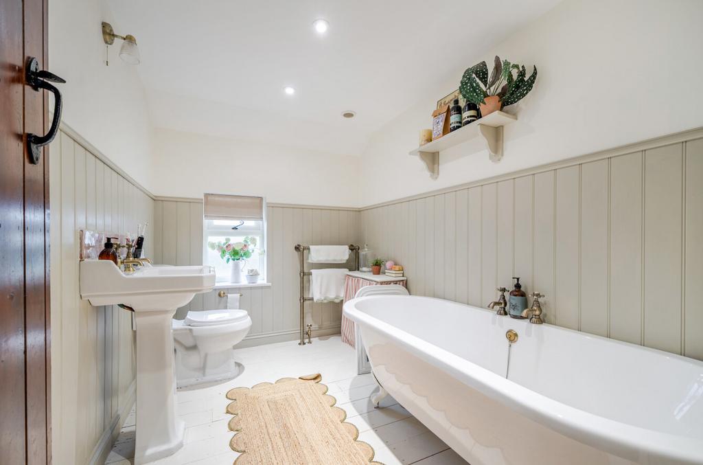 1380317 20 691204...