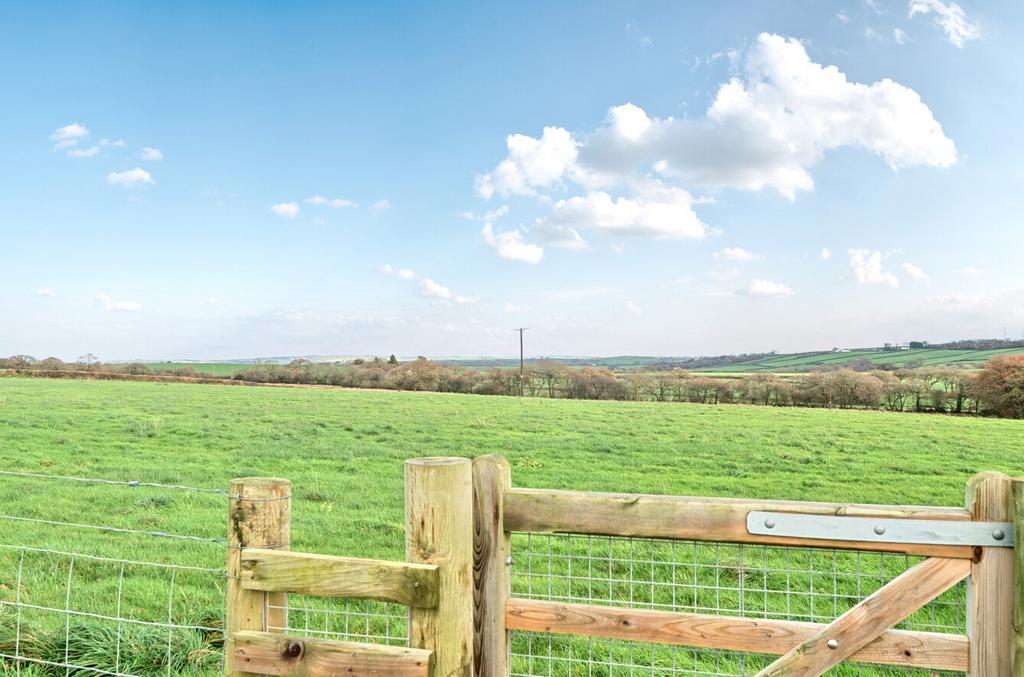 1380317-5-691201f...