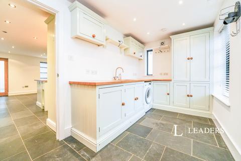 Detached house to rent, Kestrel Close, Cheltenham, Gloucestershire, GL53