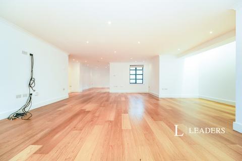 Detached house to rent, Kestrel Close, Cheltenham, Gloucestershire, GL53