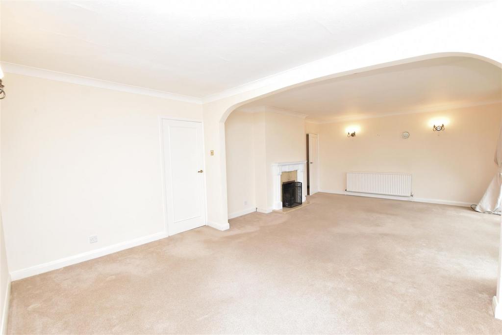 Lounge/dining room