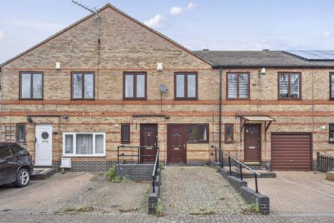 4 bedroom terraced house for sale, Nightingale Way, Beckton