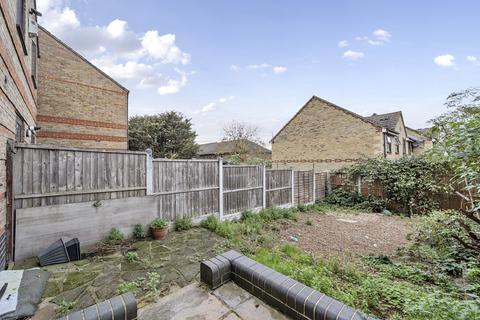 4 bedroom terraced house for sale, Nightingale Way, Beckton