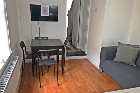 5 bedroom house to rent, Malefant Street, Cardiff CF24