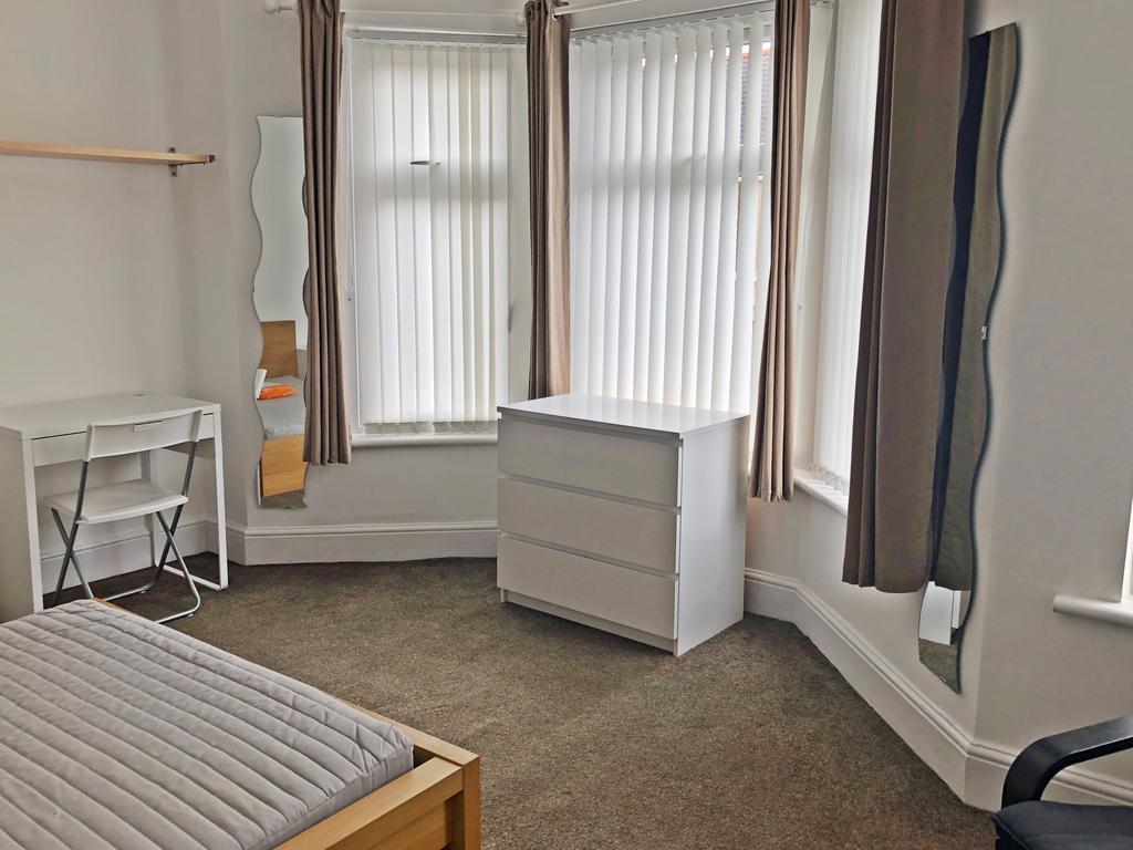 1st FFbedroom