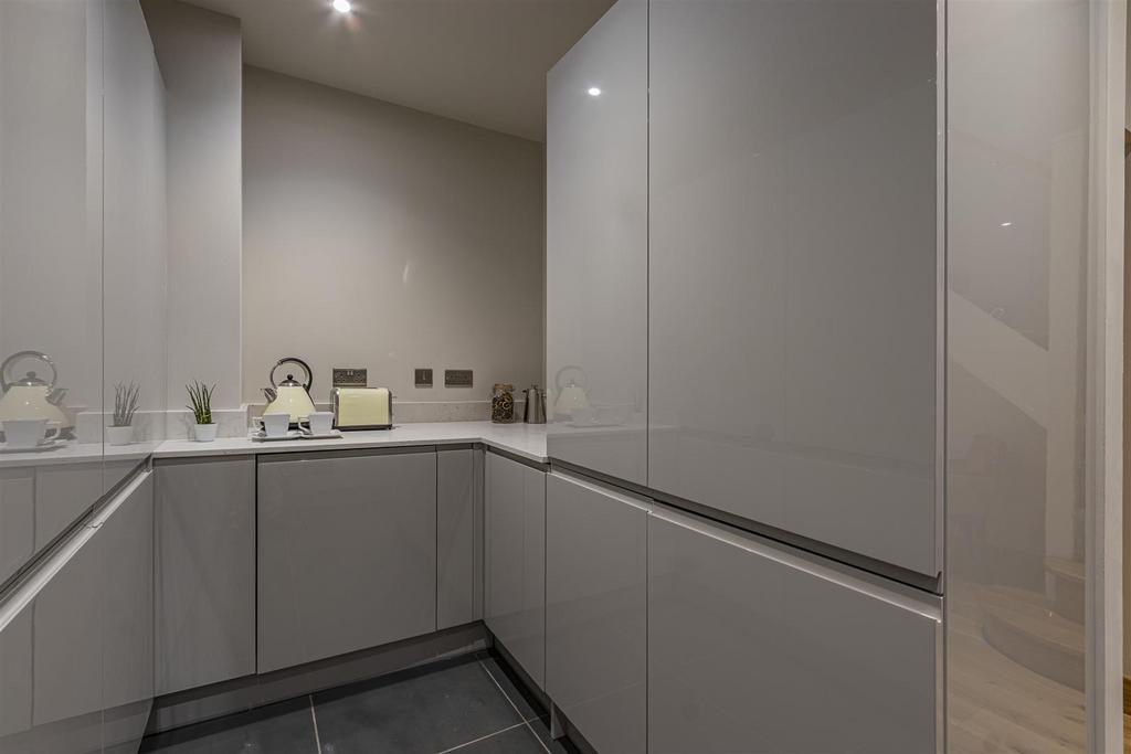 St James Church 3-6.jpg