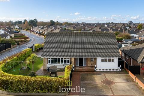 4 bedroom detached house for sale, Pearson Road, Cleethorpes DN35