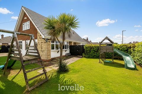 4 bedroom detached house for sale, Pearson Road, Cleethorpes DN35