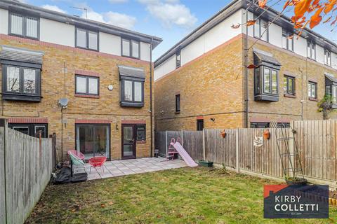 undefined, The Knowle, Hoddesdon