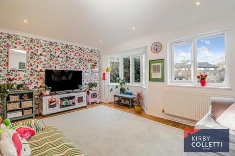 undefined, The Knowle, Hoddesdon