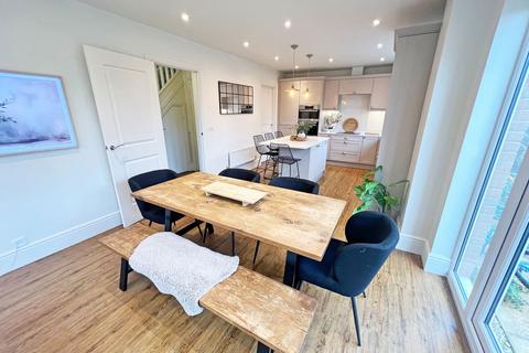 22 Flanders Close, Burbage, Hinckley, LE10 2FN