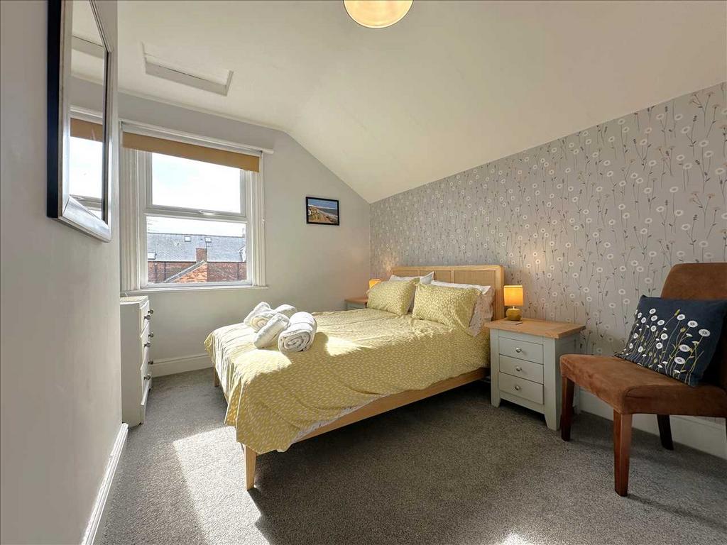 Bedroom (Rear)