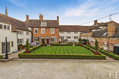 6 bedroom semi-detached house to rent, Myddylton Place, Saffron Walden, Essex, CB10