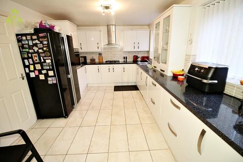 5 bedroom detached house for sale, Pewfist Green, Westhoughton, BL5 2EP