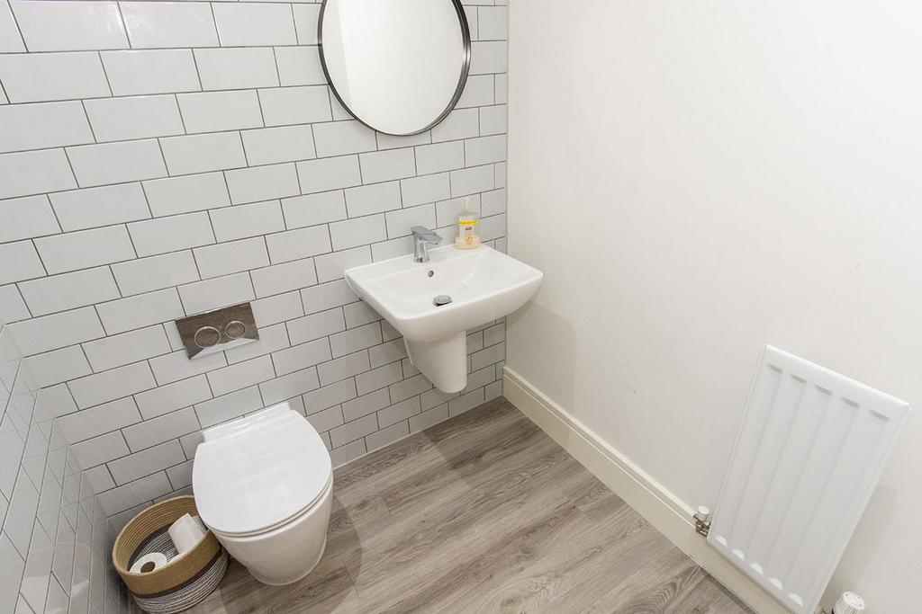 Cloak Room/WC