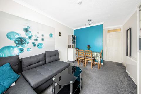 2 bedroom flat for sale, Roebuck Court, Didcot OX11