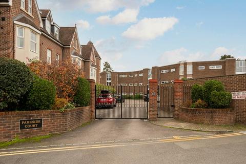 2 bedroom apartment for sale, Parkside Court, Weybridge, KT13