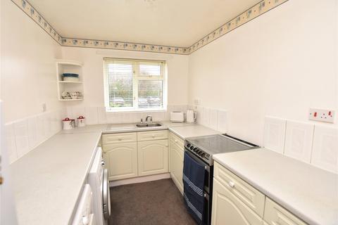 2 bedroom detached bungalow for sale, Rockingham Close, Leeds, West Yorkshire