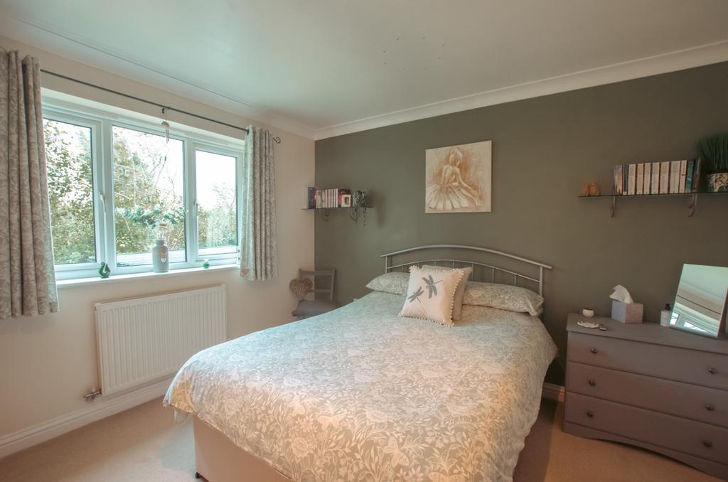 20 Barons Meadows TPS Bodmin 01208 74182-19
