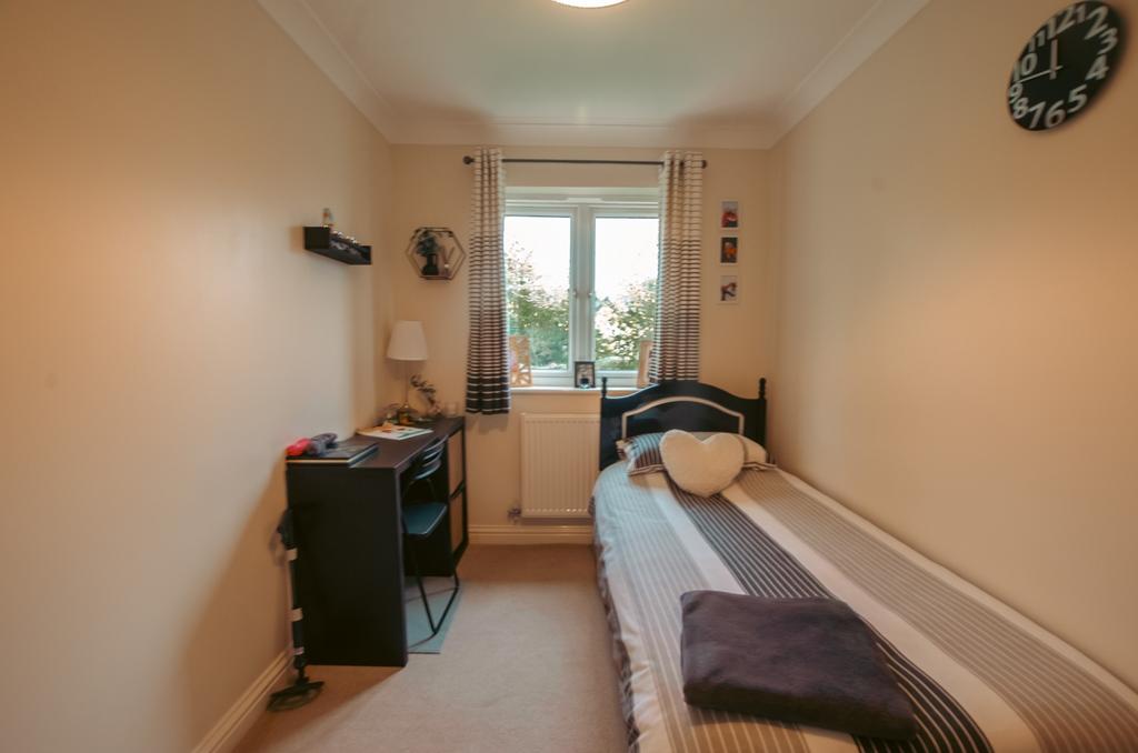 20 Barons Meadows TPS Bodmin 01208 74182-21