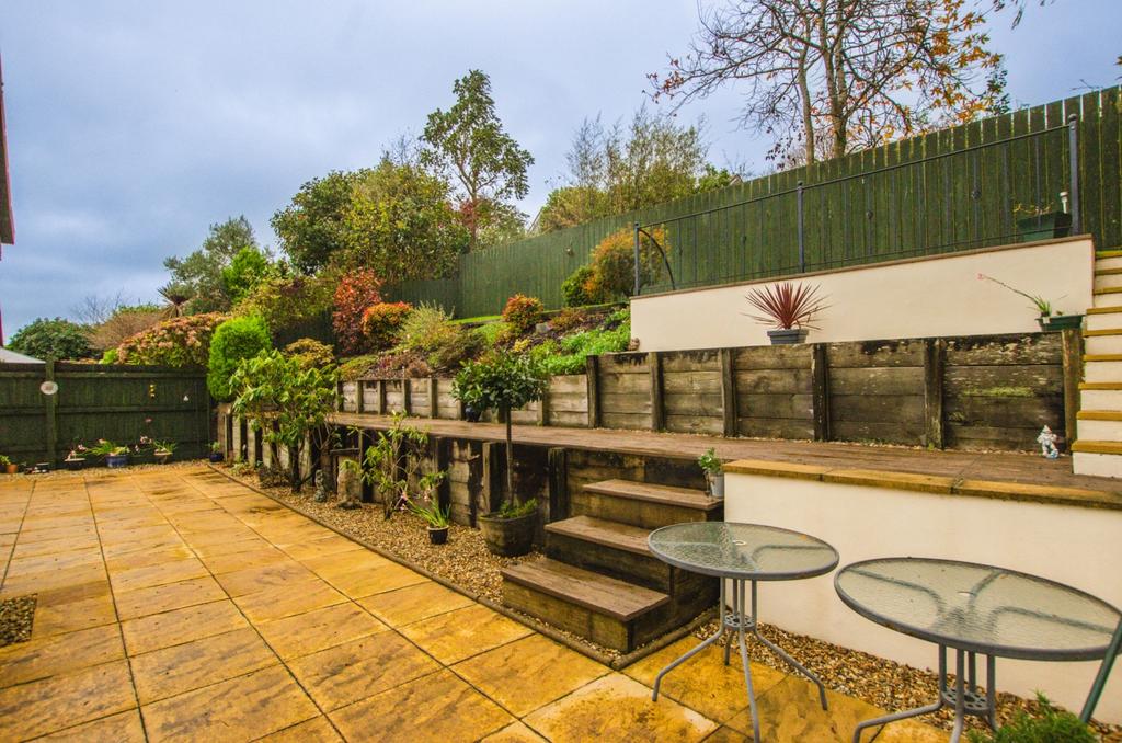 18 Lanhydrock View TPS Bodmin 01208 74182-37