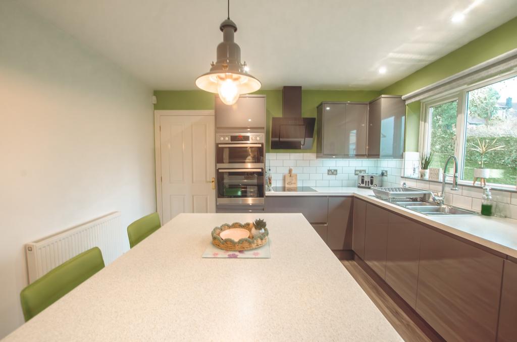 20 Barons Meadows TPS Bodmin 01208 74182-36