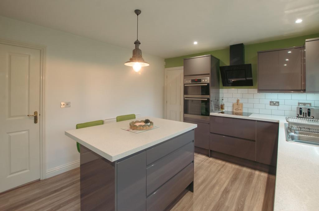 20 Barons Meadows TPS Bodmin 01208 74182-23