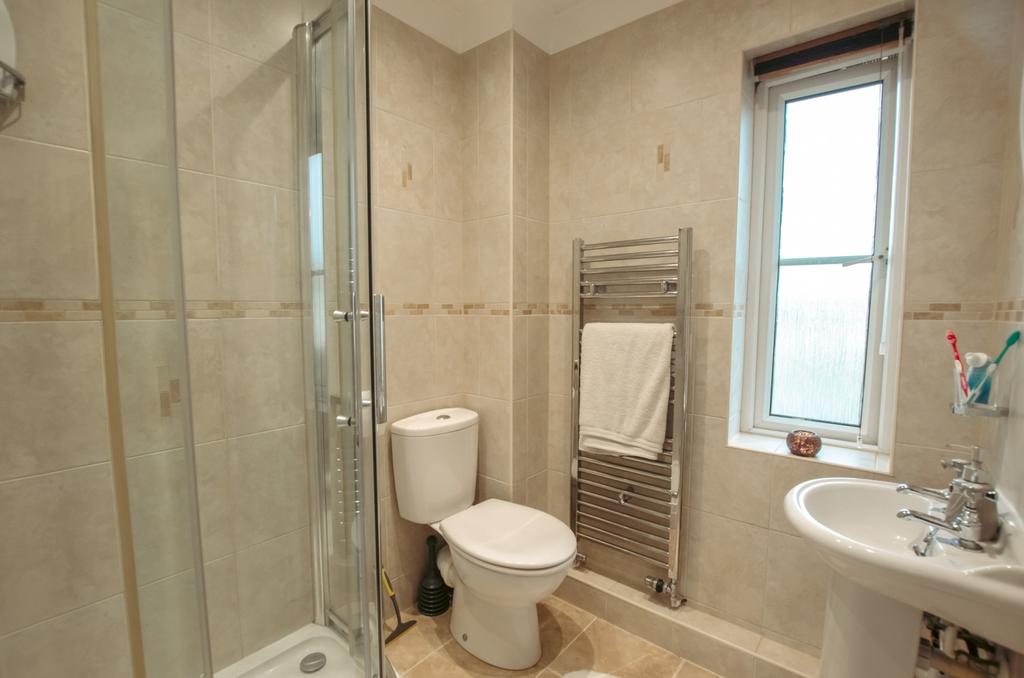 20 Barons Meadows TPS Bodmin 01208 74182-14