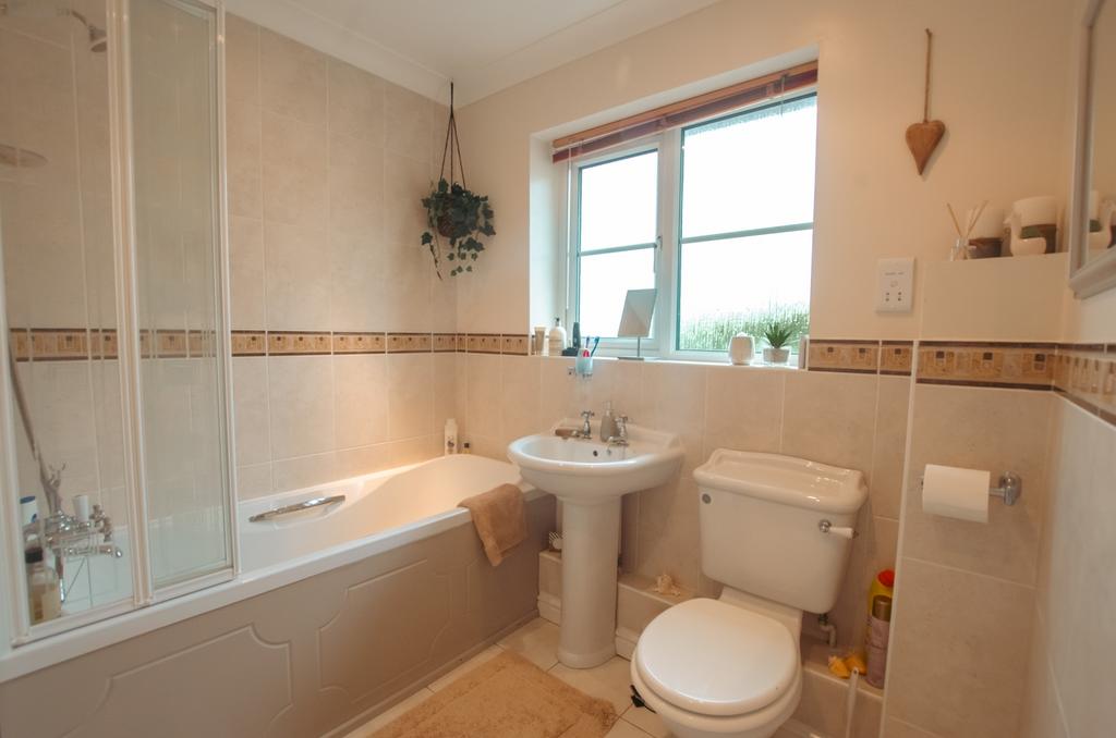 20 Barons Meadows TPS Bodmin 01208 74182-17