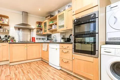 6 bedroom flat to rent – pohled 2