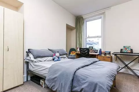 6 bedroom flat to rent – pohled 3