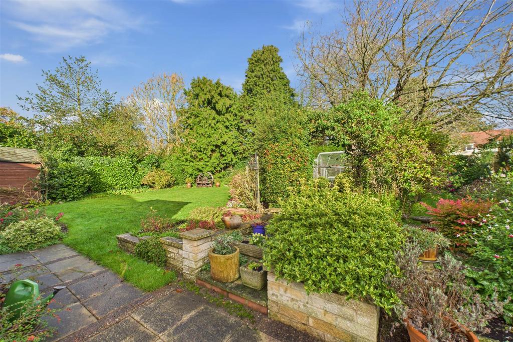 CAM04235 G0-PR0106-STILL014.jpg