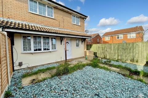 Cheslyn Close, Luton, Bedfordshire, LU2 8UA
