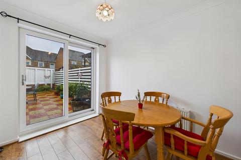 3 bedroom semi-detached house for sale, Closefield Grove, Monkseaton