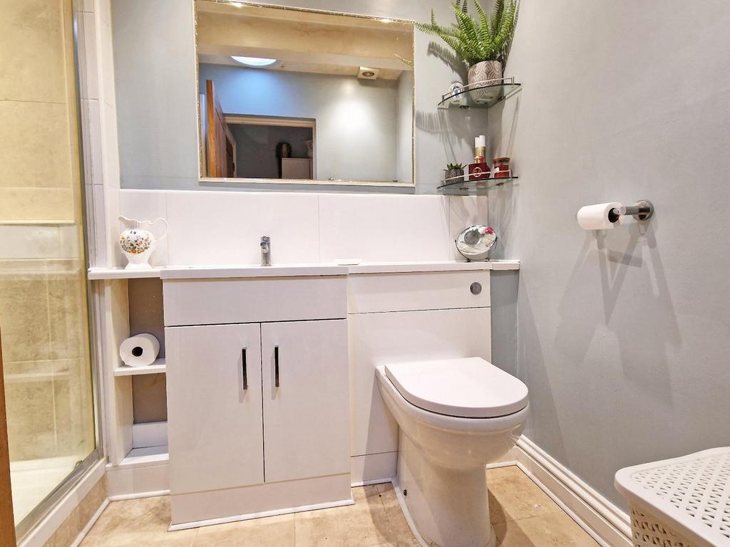 Shower Room.jpg