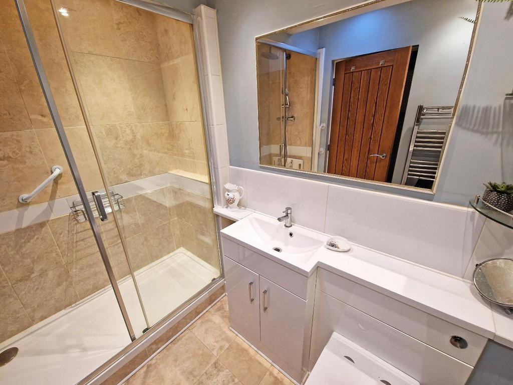Shower Room 2.jpg