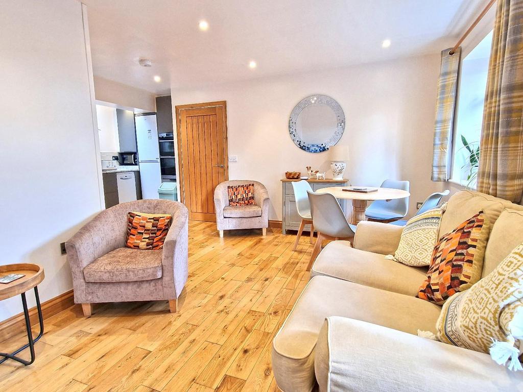 Living Room 2.jpg