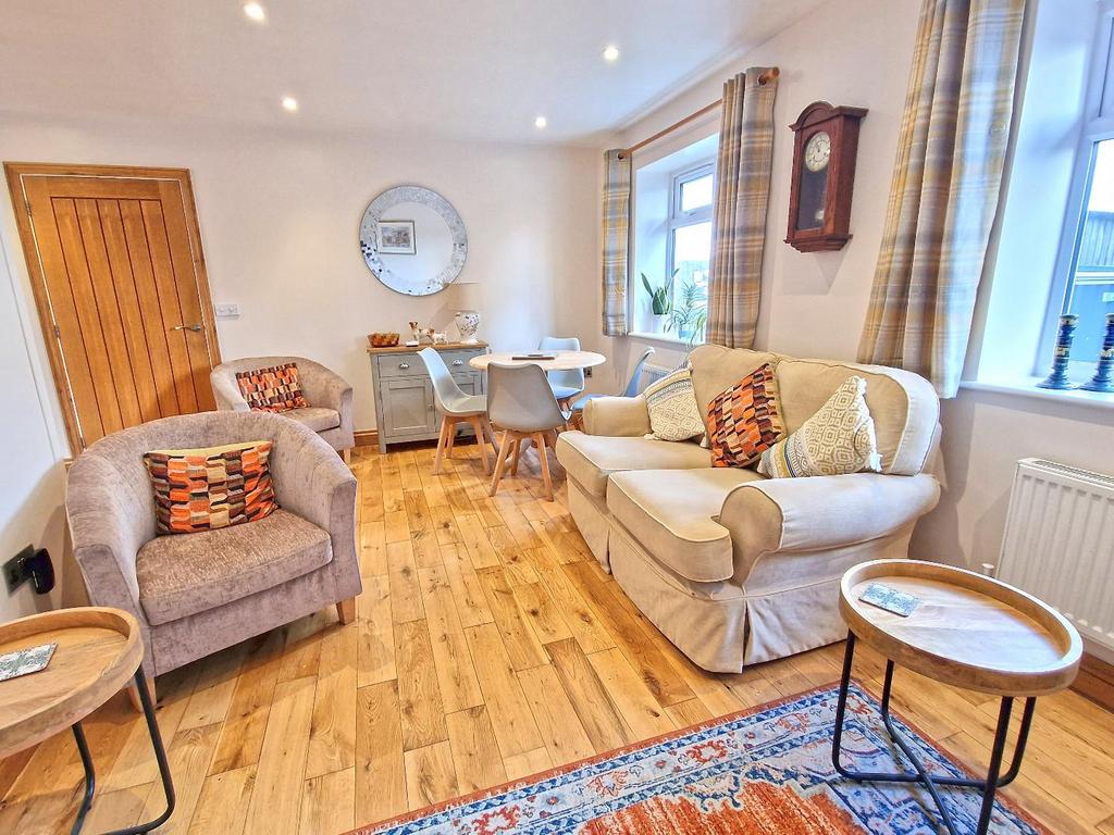 Living Room 4.jpg
