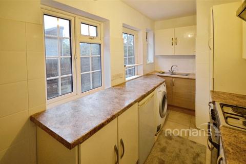5 bedroom semi-detached house to rent, Cippenham Lane, Slough, Berkshire, SL1