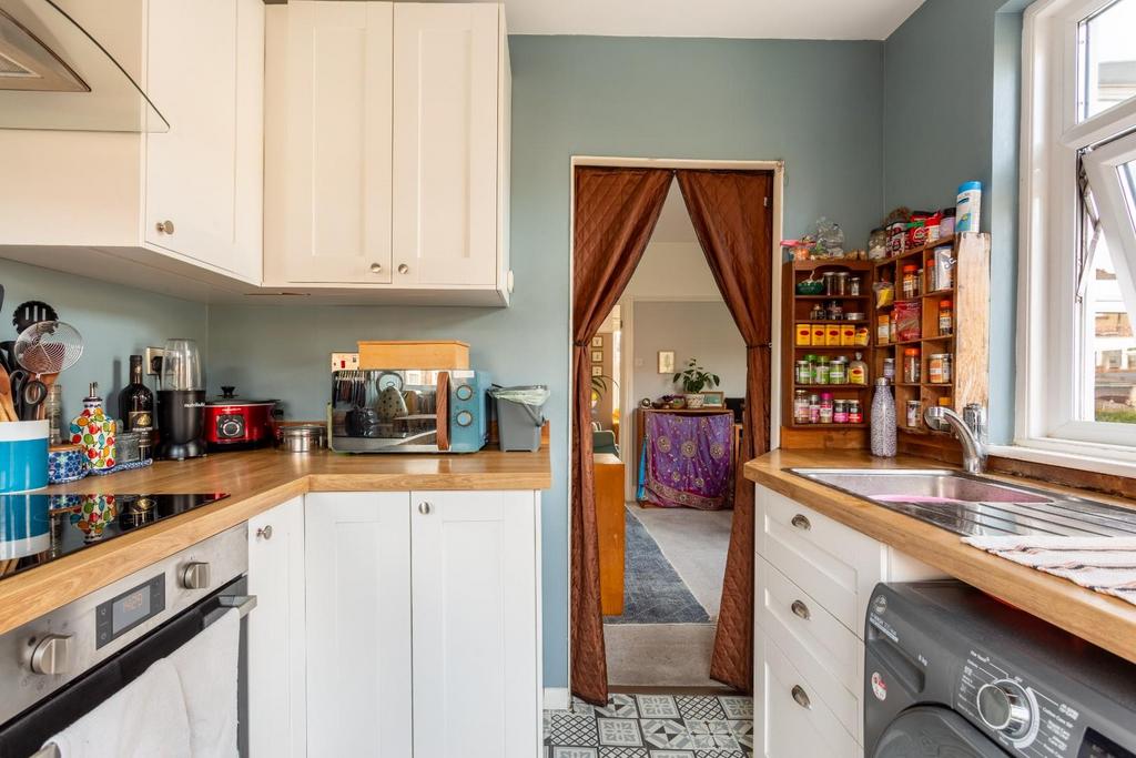 Kitchen (2).jpg