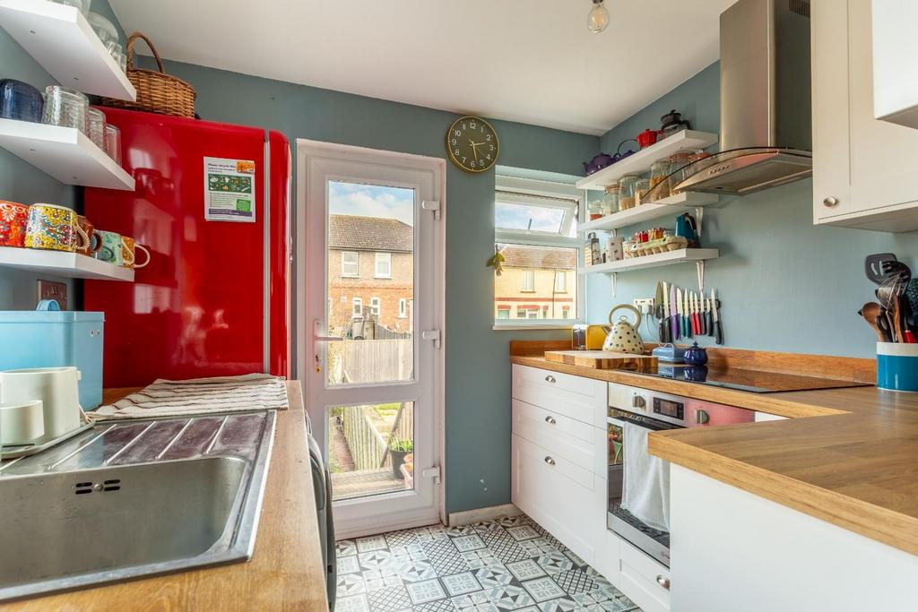 Kitchen (1).jpg