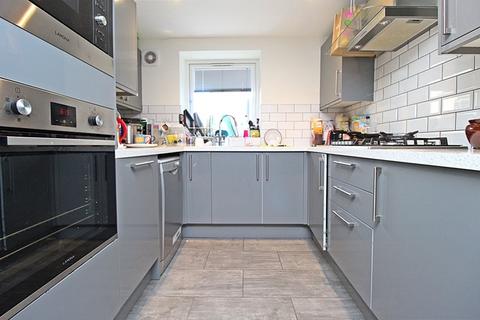 1 bedroom in a house share to rent, West Grove, Cardiff CF24