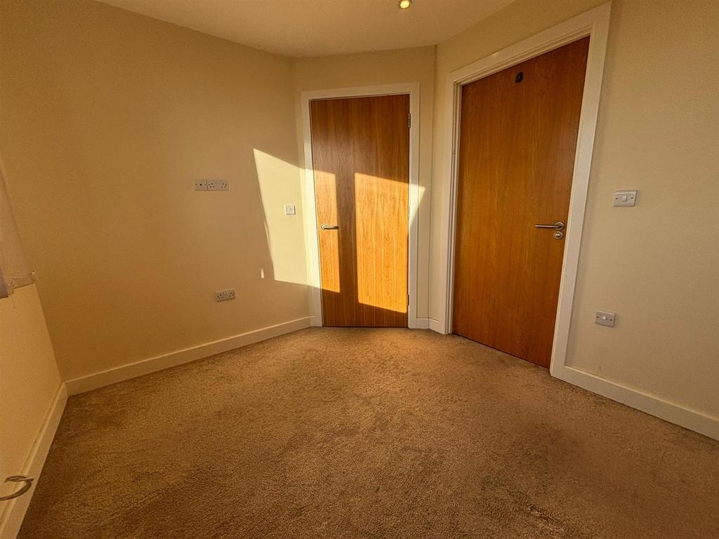 Main bedroomn pic 2.jpeg
